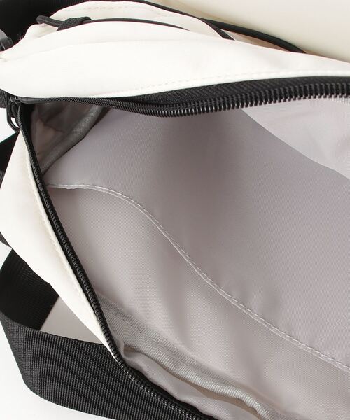 Reebok(リーボック)の「【Reebok/リーボック】ドローコード ショルダーバッグ(ショルダーバッグ・メンズ・ブラック/アイボリー/チャコール・FREE)」の6枚目の写真