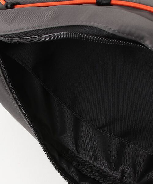 Reebok(リーボック)の「【Reebok/リーボック】ドローコード ショルダーバッグ(ショルダーバッグ・メンズ・ブラック/アイボリー/チャコール・FREE)」の7枚目の写真