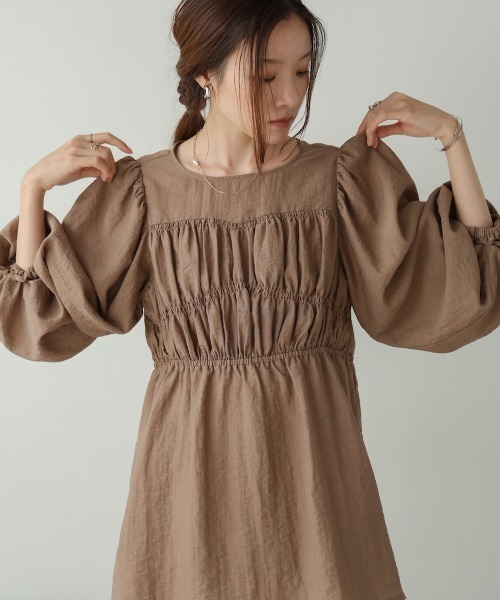 Bab(バブ)の「バックリボンシャーリングブラウス(シャツ/ブラウス・レディース・モカ/サンドベージュ/ライトグレー・M)」の13枚目の写真