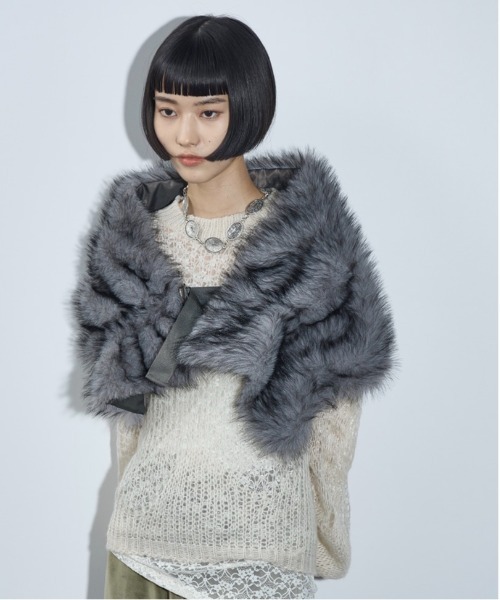 THE YOn(ザヨン)の「マルチWAYエコファーショール(ストール/ショール・レディース・グレー/ベージュ・FREE)」の19枚目の写真