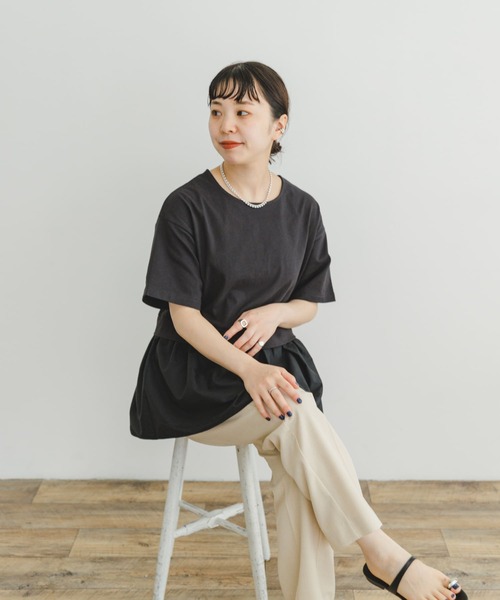 ITEMS URBANRESEARCH(アイテムズ アーバンリサーチ)の「ドッキングTシャツ(Tシャツ/カットソー・レディース・オフホワイト/ブラック/キャメル・FREE)」の9枚目の写真