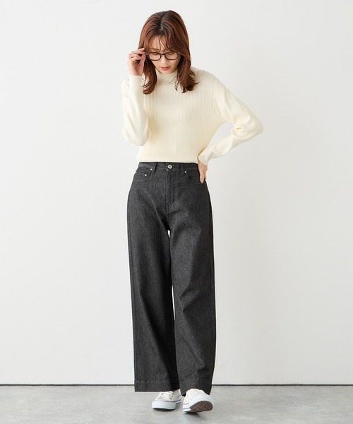 Petit Honfleur(プチオンフルール)の「ラメ入りバギーデニムパンツ(デニムパンツ・レディース・ネイビー/ブラック・64/67)」の8枚目の写真