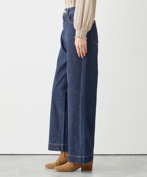 Petit Honfleur(プチオンフルール)の「ラメ入りバギーデニムパンツ(デニムパンツ・レディース・ネイビー/ブラック・64/67)」の13枚目の写真