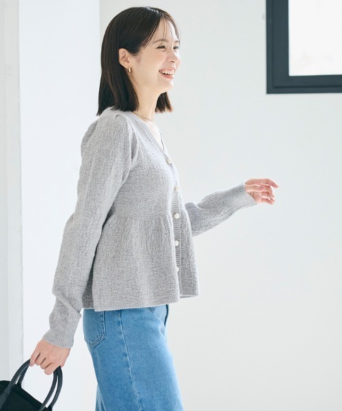 coca（coca）（コカ）の「ラメニットパールボタンペプラムカーディガン（カーディガン/ボレロ・レディース・アイボリー/チャコール/ブラック/ライトグレー・S/M/L）」の21枚目の写真