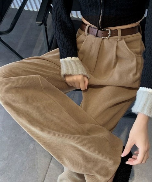 kirakiraShop（キラキラショップ）の「≪サイズ展開あり≫ あったかいのに美脚見せ。裏起毛 コーデュロイ スラックス パンツ（スラックス・レディース・ブラック/アイボリー/ブラウン/ベージュ・S/M/L）」の16枚目の写真