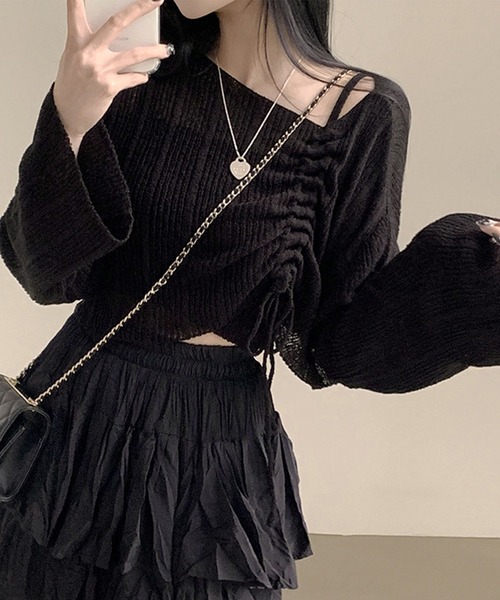 GLAMOROUS JANE(グラマラスジェーン)の「シャーリングリボンショート丈ニット×キャミ2点セット(ニット/セーター・レディース・ブラック/ベージュ/ホワイト・FREE)」の3枚目の写真