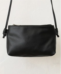 and it_（アンドイット）の「合皮シンプルあおりポケットショルダー（ショルダーバッグ）」