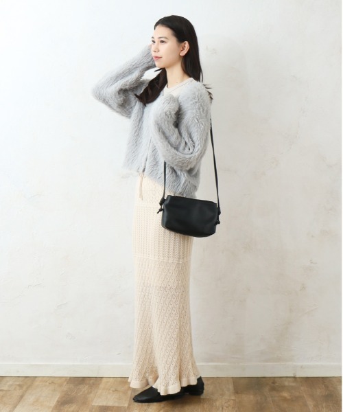 and it_（アンドイット）の「合皮シンプルあおりポケットショルダー（ショルダーバッグ・レディース・ラベンダー/ブルーグリーン/グレイッシュベージュ/ブラック/シルバー/チャコールグレー/グレー・FREE）」の9枚目の写真