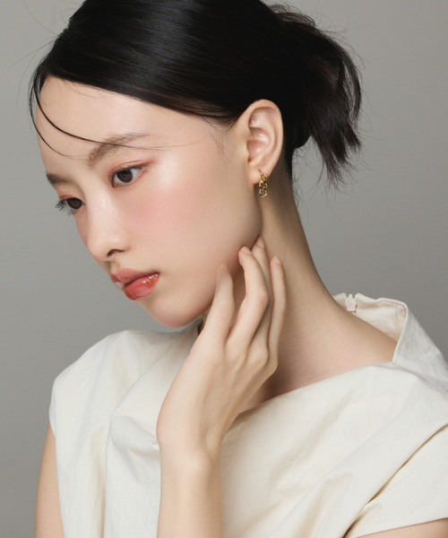 ciite' surgical stainless(シーテサージカルステンレス)の「【 金属アレルギー対応 】 チェーンモチーフピアス サージカルステンレス (両耳用)(ピアス(両耳用)・レディース・ゴールド/シルバー・FREE)」の3枚目の写真