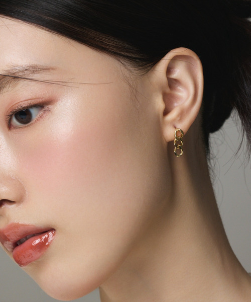 ciite' surgical stainless(シーテサージカルステンレス)の「【 金属アレルギー対応 】 チェーンモチーフピアス サージカルステンレス (両耳用)(ピアス(両耳用)・レディース・ゴールド/シルバー・FREE)」の10枚目の写真