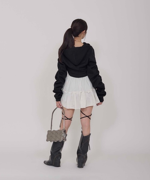 Calon mie(カロンミー)の「SHORT CORSET HOODIE / ショートコルセットフーディー(パーカー・レディース・ブラック/オフホワイト・FREE)」の17枚目の写真