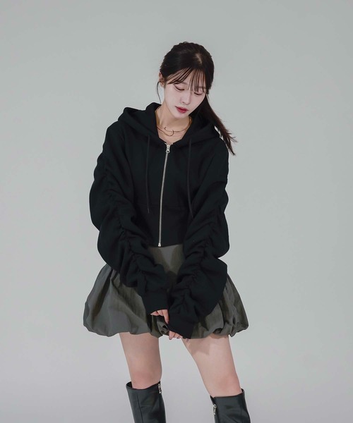 Calon mie(カロンミー)の「SHORT CORSET HOODIE / ショートコルセットフーディー(パーカー・レディース・ブラック/オフホワイト・FREE)」の19枚目の写真