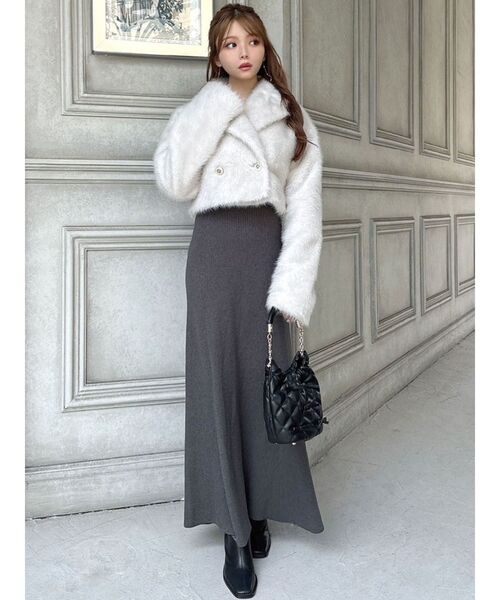 RESEXXY（リゼクシー）の「シャイニーファークロップドブルゾン