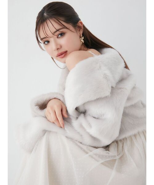 RESEXXY（リゼクシー）の「シャイニーファークロップドブルゾン