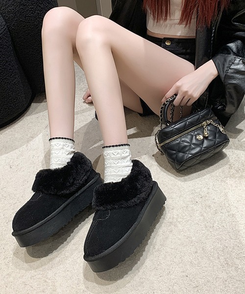 Lace Ladies(レースレディース)の「ボリューム ファー付き 厚底 スリッポン シューズ(スリッポン・レディース・ベージュ/ブラック・22.5cm/23cm/23.5cm/24cm/24.5cm/25cm)」の4枚目の写真