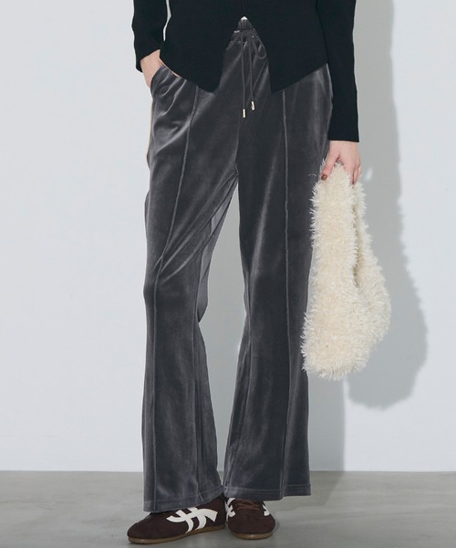 coca（coca）（コカ）の「ベロアフレアラインパンツ（その他パンツ・レディース・チャコール/ブラウン/アイボリー/ブラック・L/M/S）」の3枚目の写真
