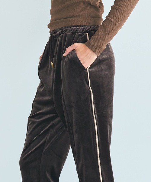 coca（coca）（コカ）の「ベロアフレアラインパンツ（その他パンツ・レディース・チャコール/ブラウン/アイボリー/ブラック・L/M/S）」の11枚目の写真