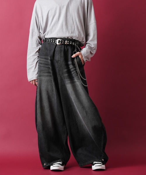 a.p.o.v.(エーピーオービー)の「a.p.o.v. バルーン変形スーパーワイドデニムパンツ(デニムパンツ・メンズ・ブラック/ブルー・M)」の16枚目の写真