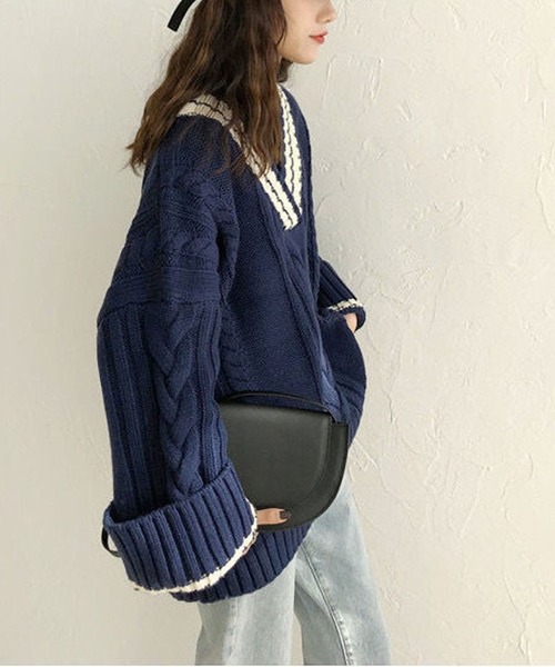 MAISON DE THERESE(メゾン ド テレーズ)の「Vネック ケーブル オーバーサイズニット(ニット/セーター・レディース・アイボリー/ネイビー/レッド・FREE)」の6枚目の写真