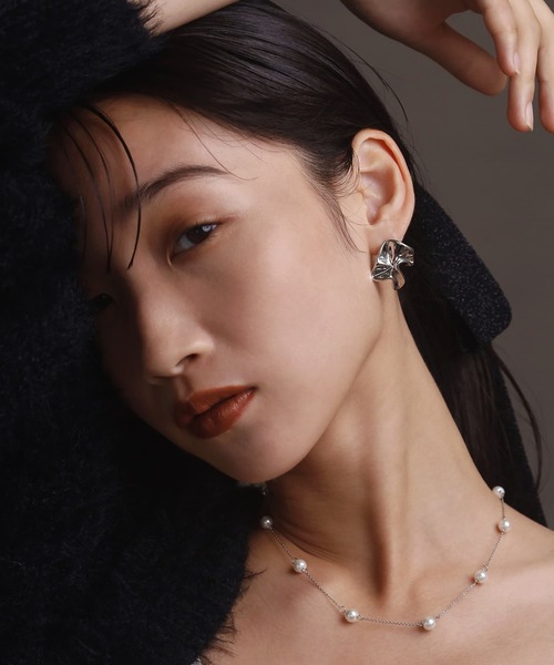 LHME(エルエイチエムイー)の「【WEB限定】“Moment”シャーリングピアス/サージカルステンレス(金属アレルギー対応)【LHME / エルエイチエムイー】(ピアス(両耳用)・レディース・シルバー・ONE SIZE)」の9枚目の写真