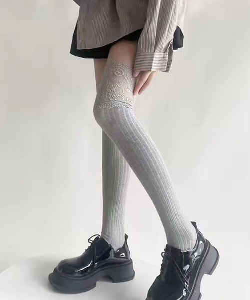 ammy.(エイミードット)の「【 ammy. / エイミードット 】 レース 切替 ニーハイ ソックス(ソックス/靴下・レディース・ブラック/ホワイト/グレー/ダークグレー/ブラウン・FREE)」の3枚目の写真