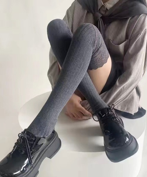 ammy.(エイミードット)の「【 ammy. / エイミードット 】 レース 切替 ニーハイ ソックス(ソックス/靴下・レディース・ブラック/ホワイト/グレー/ダークグレー/ブラウン・FREE)」の4枚目の写真