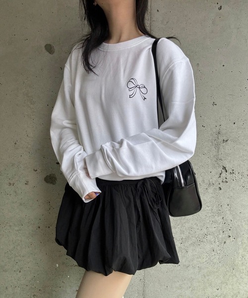 merrylatte(メリーラテ)の「【軽量】ワンポイントリボンスウェット トレーナー(スウェット・レディース・ホワイト・LARGE/SMALL)」の5枚目の写真