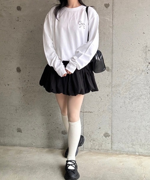 merrylatte(メリーラテ)の「【軽量】ワンポイントリボンスウェット トレーナー(スウェット・レディース・ホワイト・LARGE/SMALL)」の7枚目の写真