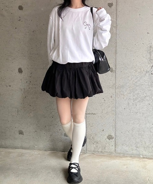 merrylatte(メリーラテ)の「【軽量】ワンポイントリボンスウェット トレーナー(スウェット・レディース・ホワイト・LARGE/SMALL)」の8枚目の写真