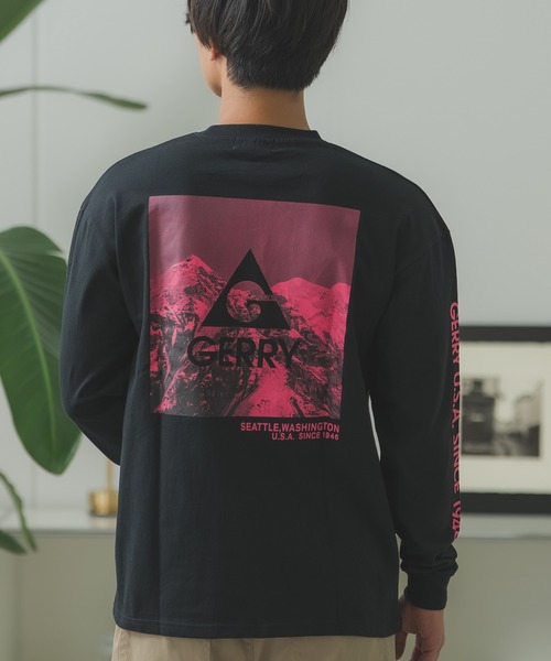 GERRY(ジェリー)の「【GERRY】別注 ネオン 転写 ボックスロゴ 長袖ロンT(Tシャツ/カットソー・メンズ・ブルー/ブラック/パープル系/カーキ/ブラック系/カーキ系/ブルー系/パープル/ホワイト系/ライトグレー/ホワイト/ライトグレー系・MEDIUM/X-LARGE/SMALL/LARGE)」の4枚目の写真