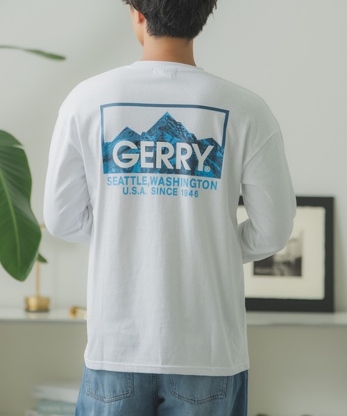 GERRY(ジェリー)の「【GERRY】別注 ネオン 転写 ボックスロゴ 長袖ロンT(Tシャツ/カットソー・メンズ・ブルー/ブラック/パープル系/カーキ/ブラック系/カーキ系/ブルー系/パープル/ホワイト系/ライトグレー/ホワイト/ライトグレー系・MEDIUM/X-LARGE/SMALL/LARGE)」の1枚目の写真