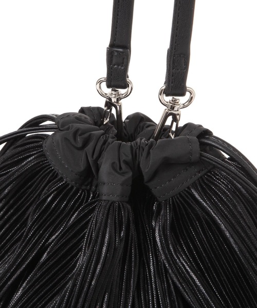 LAKOLE（ラコレ）の「プリーツラッフル2WAYショルダーバッグ / 288796（ショルダーバッグ・レディース・ブラック/ベージュ・FREE）」の11枚目の写真