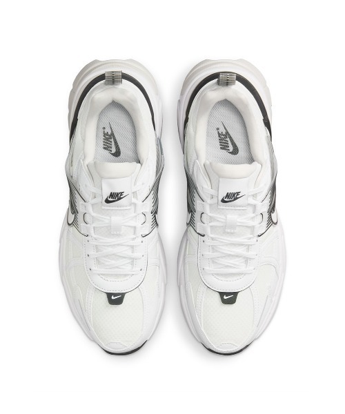 NIKE(ナイキ)の「W V2K ラン(スニーカー・レディース・ホワイト・23cm/25cm/24.5cm/24cm/23.5cm)」の4枚目の写真