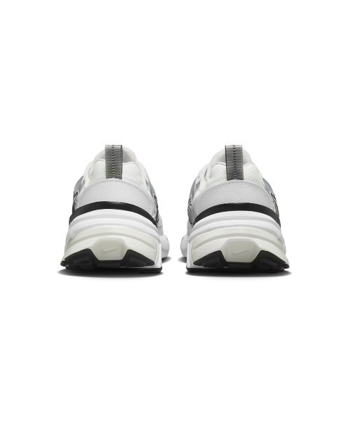 NIKE(ナイキ)の「W V2K ラン(スニーカー・レディース・ホワイト・23cm/25cm/24.5cm/24cm/23.5cm)」の7枚目の写真