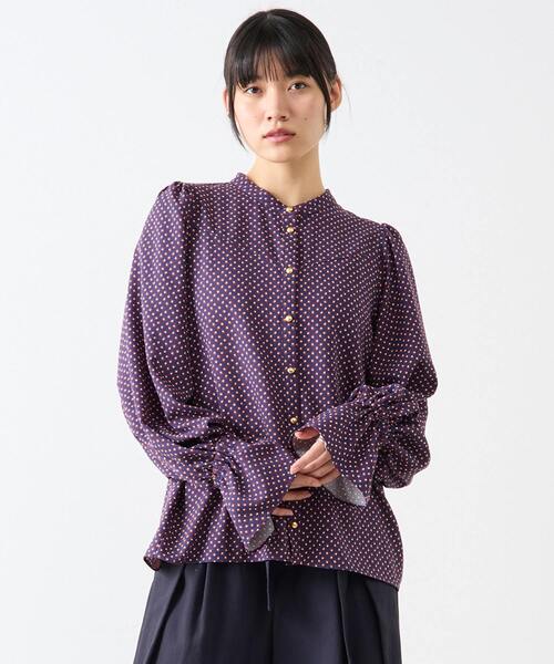 SOFFITTO(ソフィット)の「幾何学柄プリントキャンディースリーブブラウス(シャツ/ブラウス・レディース・ネイビー/ベージュ系その他・FREE)」の1枚目の写真