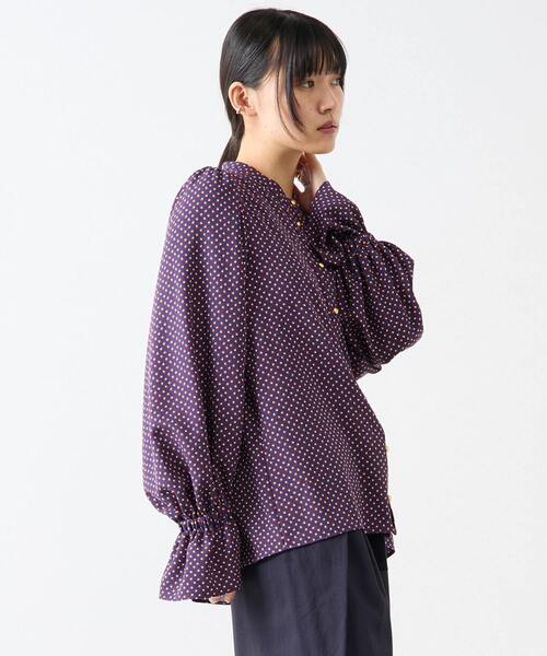SOFFITTO(ソフィット)の「幾何学柄プリントキャンディースリーブブラウス(シャツ/ブラウス・レディース・ネイビー/ベージュ系その他・FREE)」の14枚目の写真