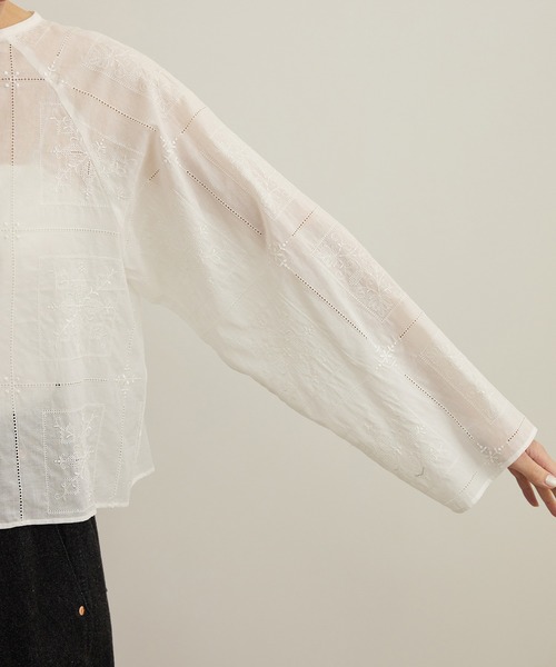 ROPE'(ロペ)の「コットンエンブロイダリーレース刺繍ブラウス(シャツ/ブラウス・レディース・ホワイト・FREE)」の16枚目の写真
