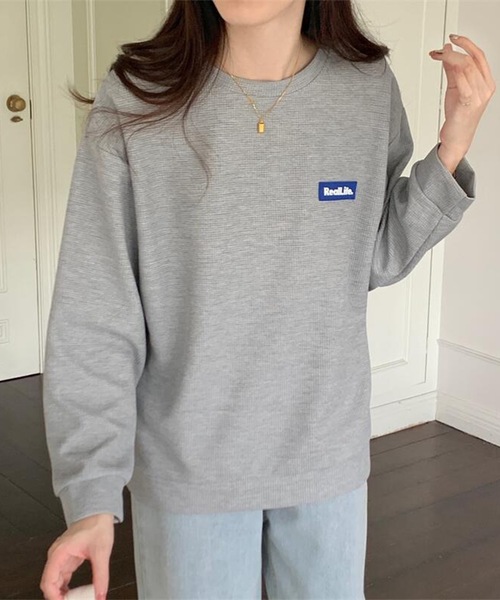 Lace Ladies(レースレディース)の「ワッフル素材 ワンポイント オーバーサイズ クルーネック プルオーバー(Tシャツ/カットソー・レディース・ブラック/グレー/ホワイト・M/XL)」の3枚目の写真