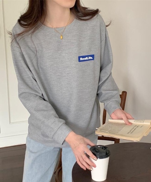 Lace Ladies(レースレディース)の「ワッフル素材 ワンポイント オーバーサイズ クルーネック プルオーバー(Tシャツ/カットソー・レディース・ブラック/グレー/ホワイト・M/XL)」の17枚目の写真