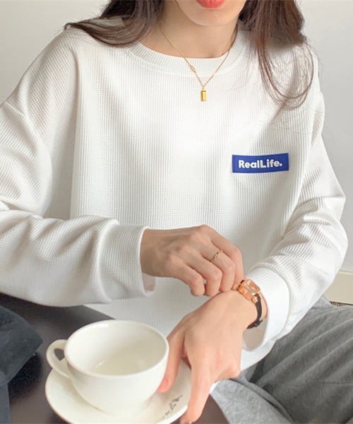 Lace Ladies(レースレディース)の「ワッフル素材 ワンポイント オーバーサイズ クルーネック プルオーバー(Tシャツ/カットソー・レディース・ブラック/グレー/ホワイト・M/XL)」の12枚目の写真
