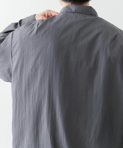 ITEMS URBANRESEARCH（アイテムズ アーバンリサーチ）の「『セットアップ対応』スーパーライトナイロン2wayシャツ（シャツ/ブラウス・メンズ・チャコールグレー/ブラック・MEDIUM/LARGE）」の13枚目の写真