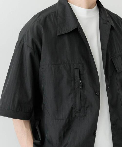 ITEMS URBANRESEARCH（アイテムズ アーバンリサーチ）の「『セットアップ対応』スーパーライトナイロン2wayシャツ（シャツ/ブラウス・メンズ・チャコールグレー/ブラック・MEDIUM/LARGE）」の21枚目の写真