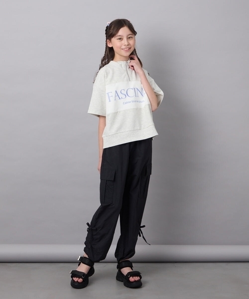 a.v.v（アーヴェヴェ）の「【毛玉になりにくい/程よく伸びる】[130]ハーフジップロゴスウェット（Tシャツ/カットソー・キッズ・ブラック/ライトグレー・130）」の7枚目の写真