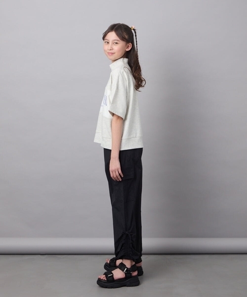 a.v.v（アーヴェヴェ）の「【毛玉になりにくい/程よく伸びる】[130]ハーフジップロゴスウェット（Tシャツ/カットソー・キッズ・ブラック/ライトグレー・130）」の9枚目の写真