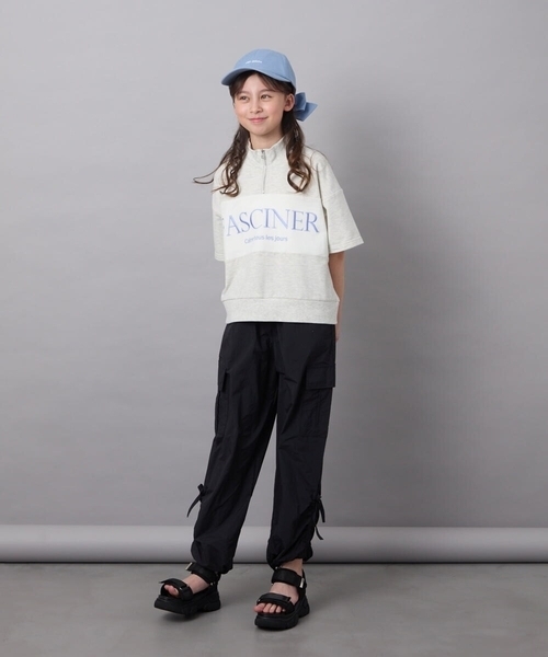 a.v.v（アーヴェヴェ）の「【毛玉になりにくい/程よく伸びる】[130]ハーフジップロゴスウェット（Tシャツ/カットソー・キッズ・ブラック/ライトグレー・130）」の11枚目の写真