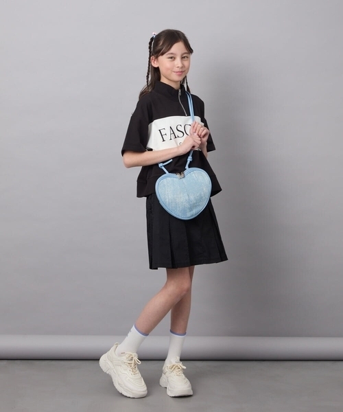 a.v.v（アーヴェヴェ）の「【毛玉になりにくい/程よく伸びる】[130]ハーフジップロゴスウェット（Tシャツ/カットソー・キッズ・ブラック/ライトグレー・130）」の22枚目の写真