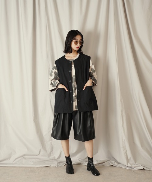 Aphlotus(アプロタス)の「アウトポケット クルーネックベスト(ベスト・メンズ・ブラック/オートミール・MEDIUM/LARGE)」の13枚目の写真