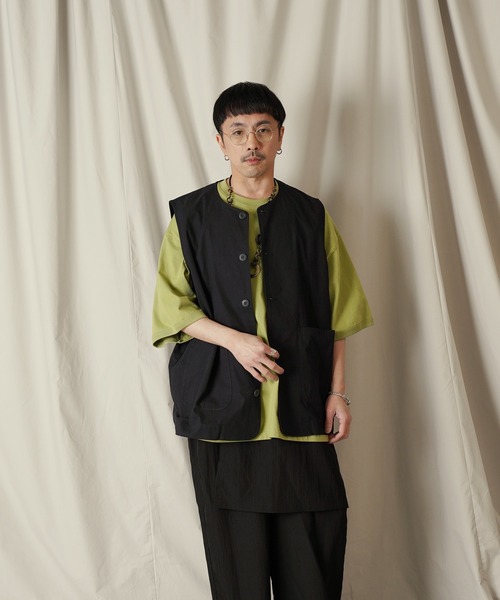 Aphlotus(アプロタス)の「アウトポケット クルーネックベスト(ベスト・メンズ・ブラック/オートミール・MEDIUM/LARGE)」の19枚目の写真