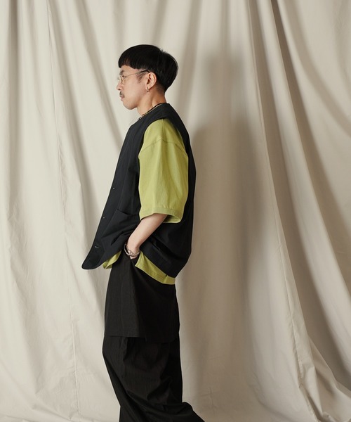 Aphlotus(アプロタス)の「アウトポケット クルーネックベスト(ベスト・メンズ・ブラック/オートミール・MEDIUM/LARGE)」の20枚目の写真