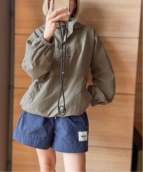 AMELY(エミリー)の「《emaさん&Erikaさんコラボ》 アノラックパーカー【撥水加工・選べる2タイプ】(パーカー・レディース・ブラック/ネイビー/ブラウン/アイボリー/ブラック系1/ブラウン系1/アイボリー系1/ネイビー系1/グレー系/グレー系1・フリー)」の3枚目の写真